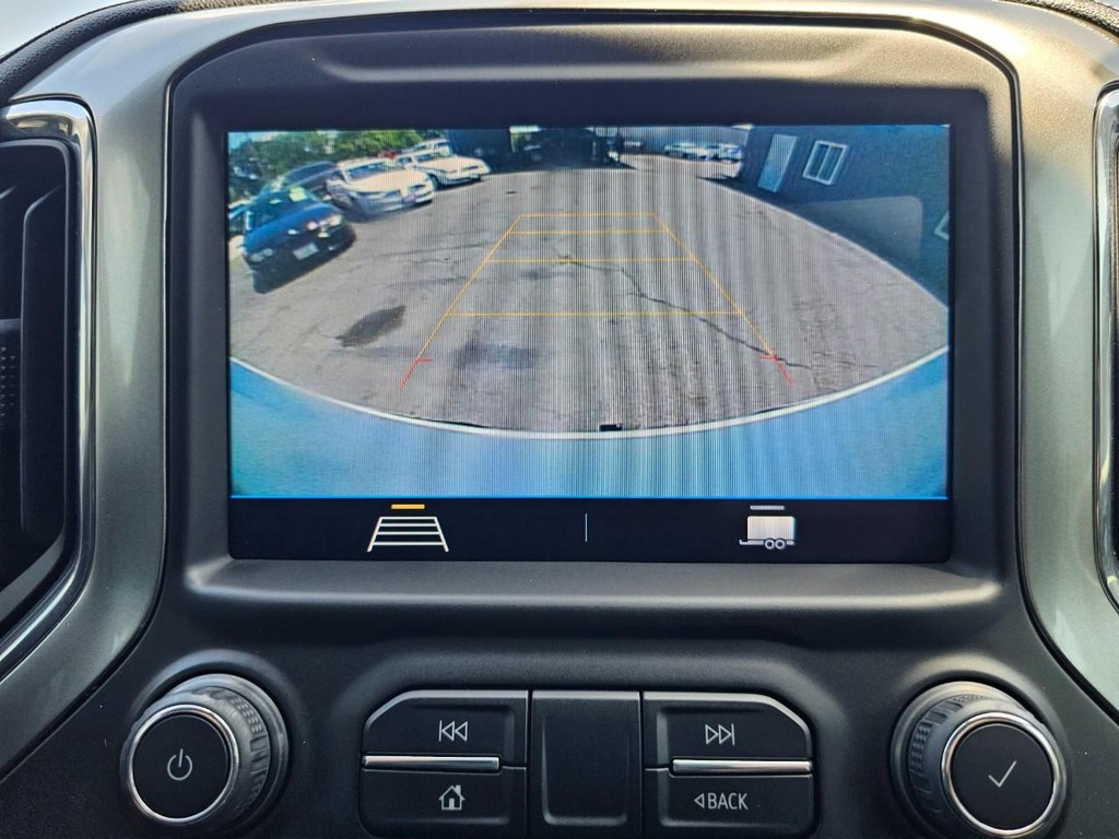Chevrolet Silverado 1500 Vehicle Full-screen Gallery Image 26