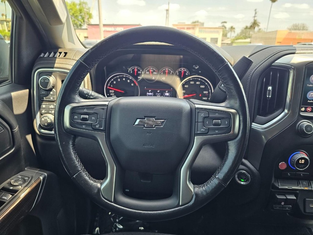 Chevrolet Silverado 1500 Vehicle Full-screen Gallery Image 31