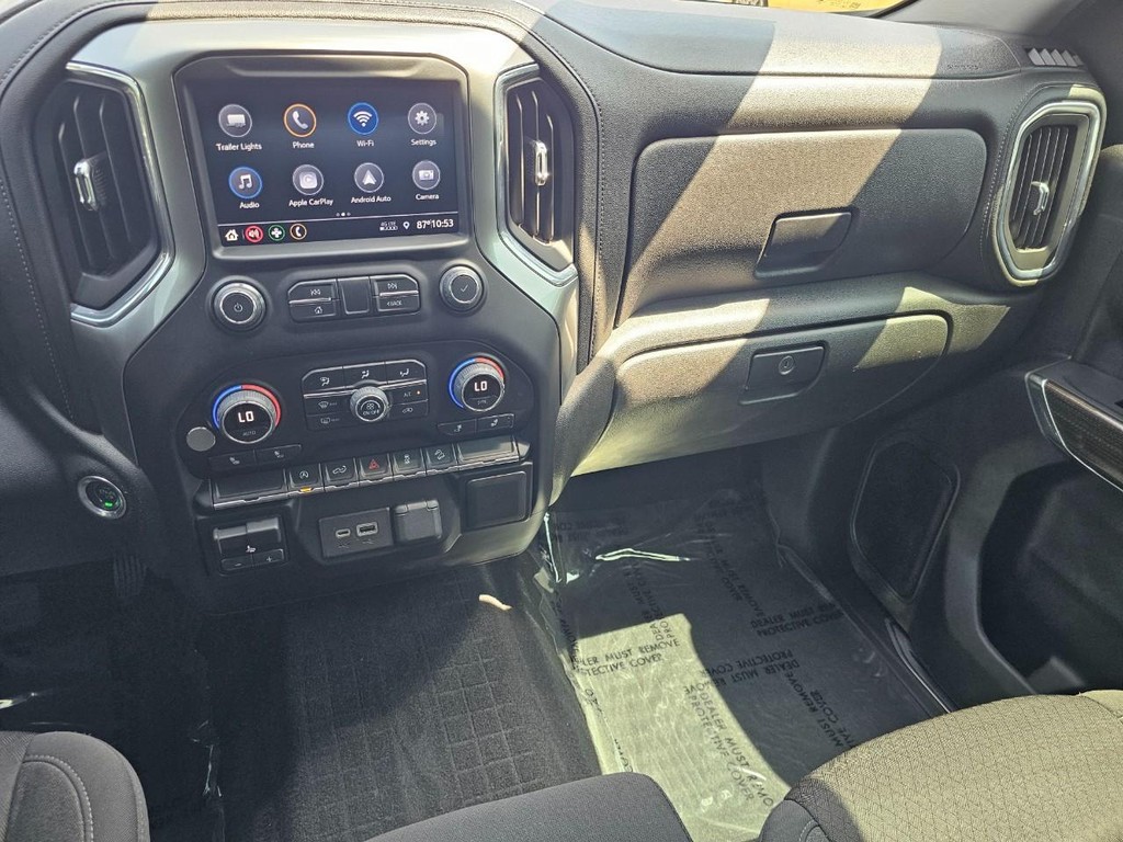 Chevrolet Silverado 1500 Vehicle Full-screen Gallery Image 33