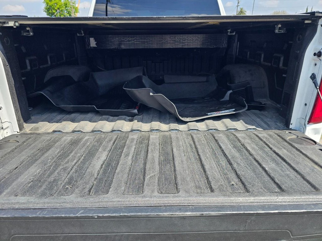 Chevrolet Silverado 1500 Vehicle Full-screen Gallery Image 37