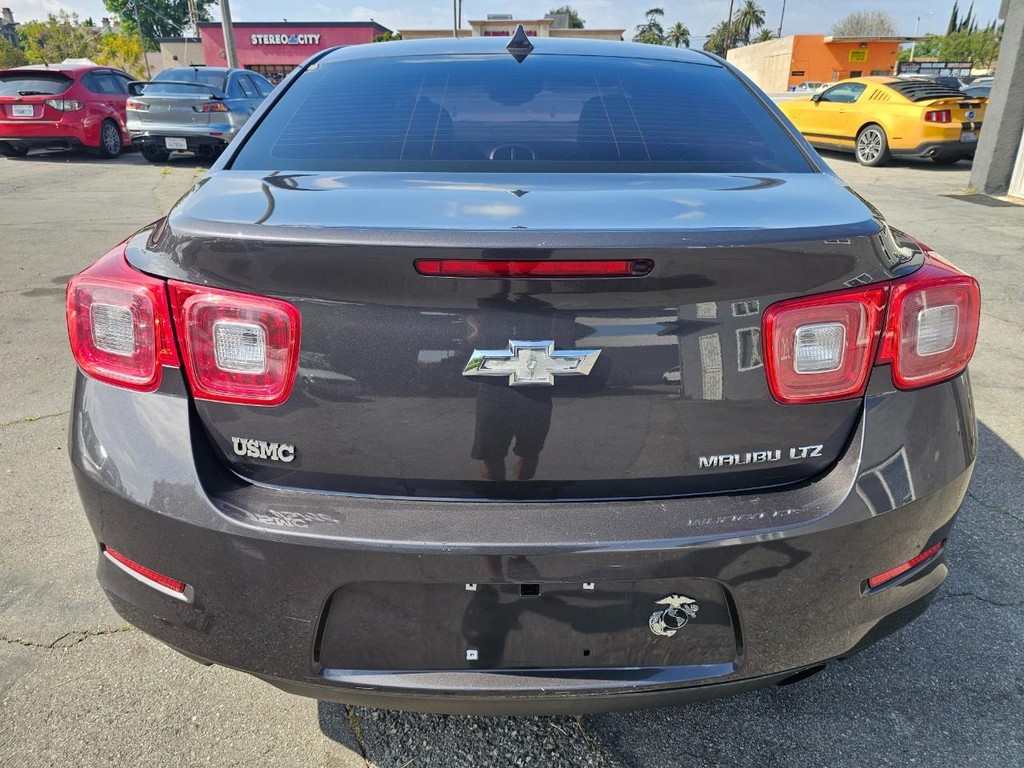 Chevrolet Malibu Vehicle Full-screen Gallery Image 5