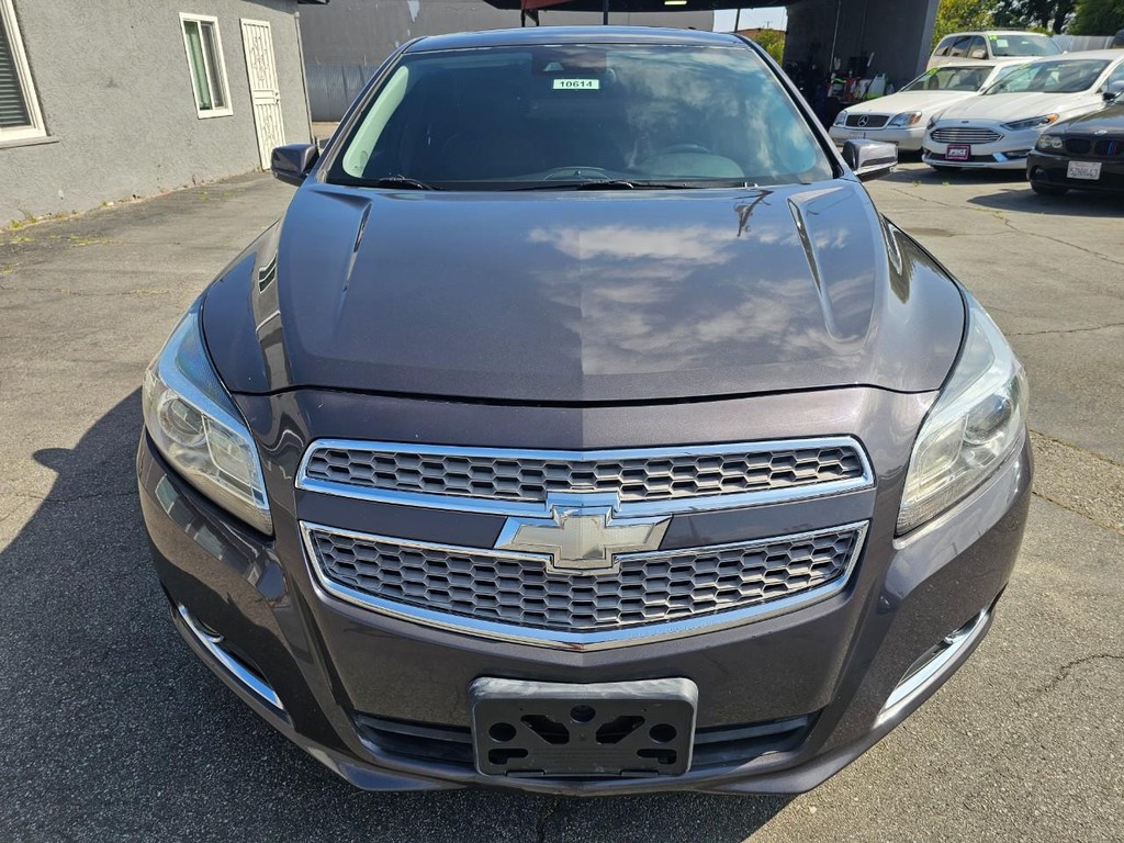 Chevrolet Malibu Vehicle Full-screen Gallery Image 9