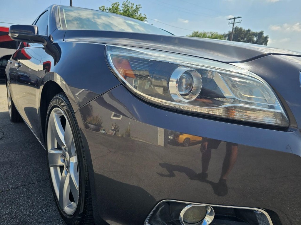 Chevrolet Malibu Vehicle Full-screen Gallery Image 10