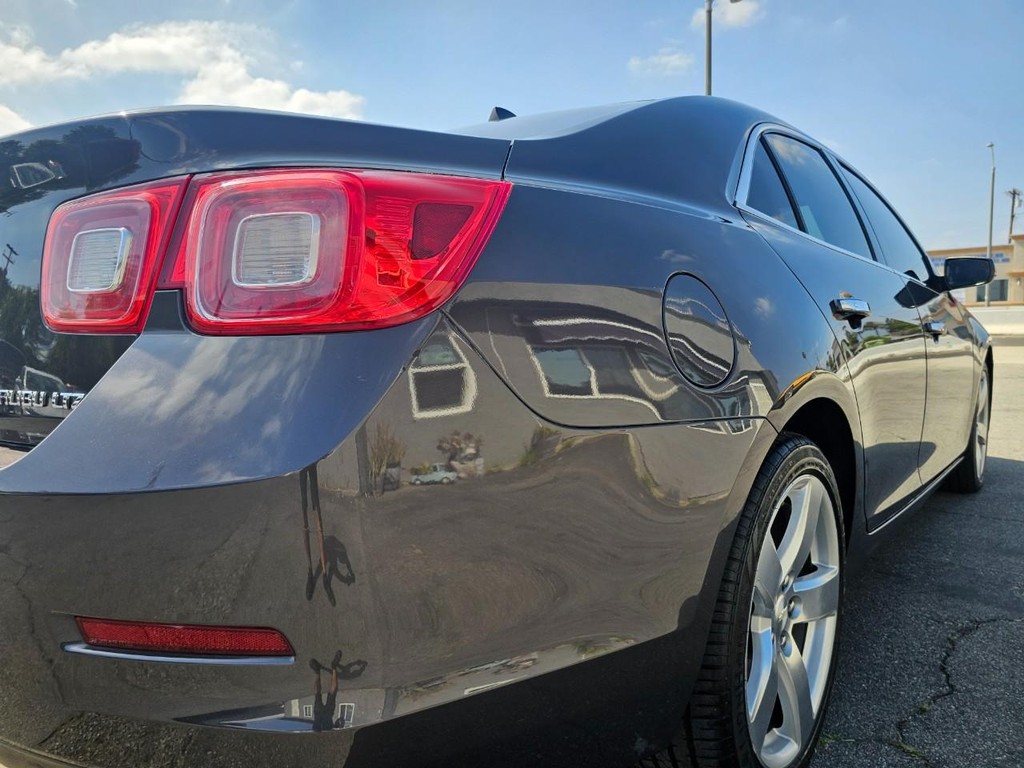 Chevrolet Malibu Vehicle Full-screen Gallery Image 13