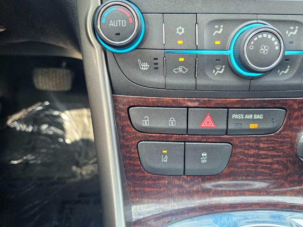 Chevrolet Malibu Vehicle Full-screen Gallery Image 25