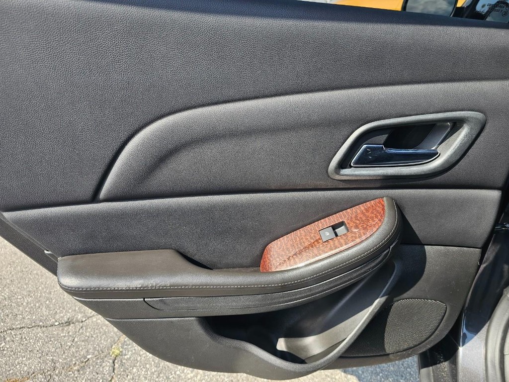 Chevrolet Malibu Vehicle Full-screen Gallery Image 26