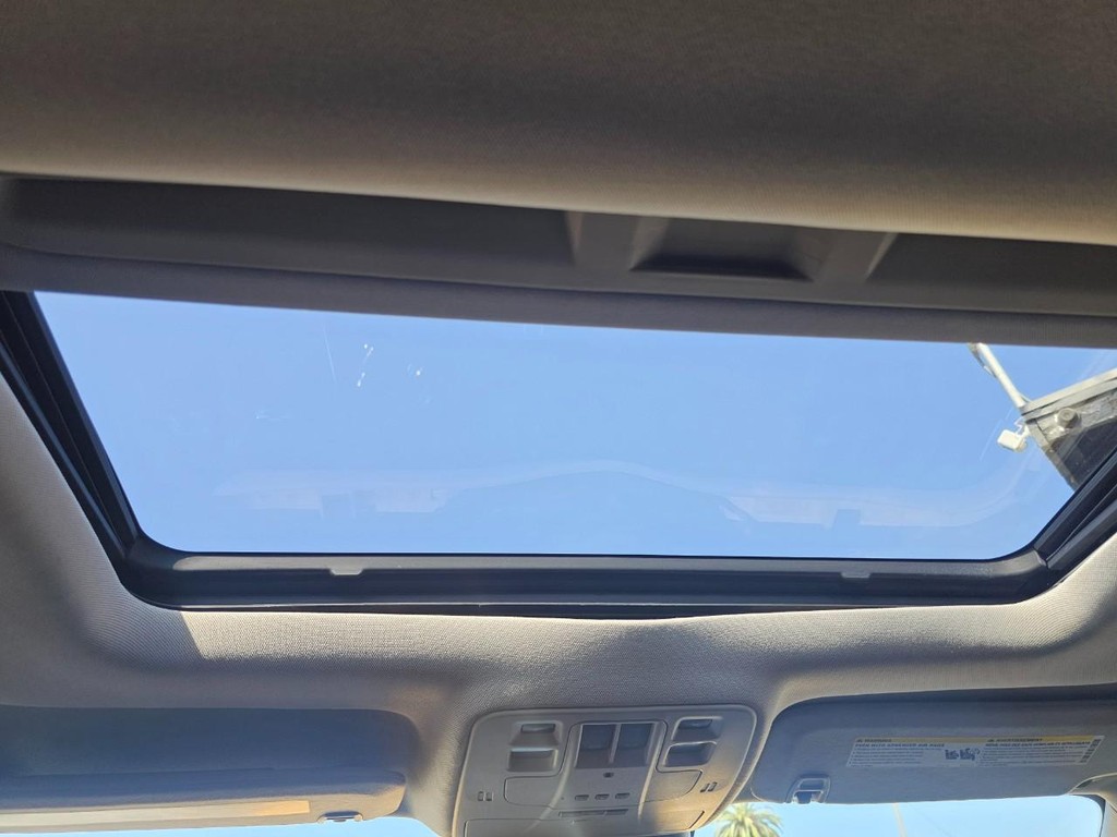 Chevrolet Malibu Vehicle Full-screen Gallery Image 35