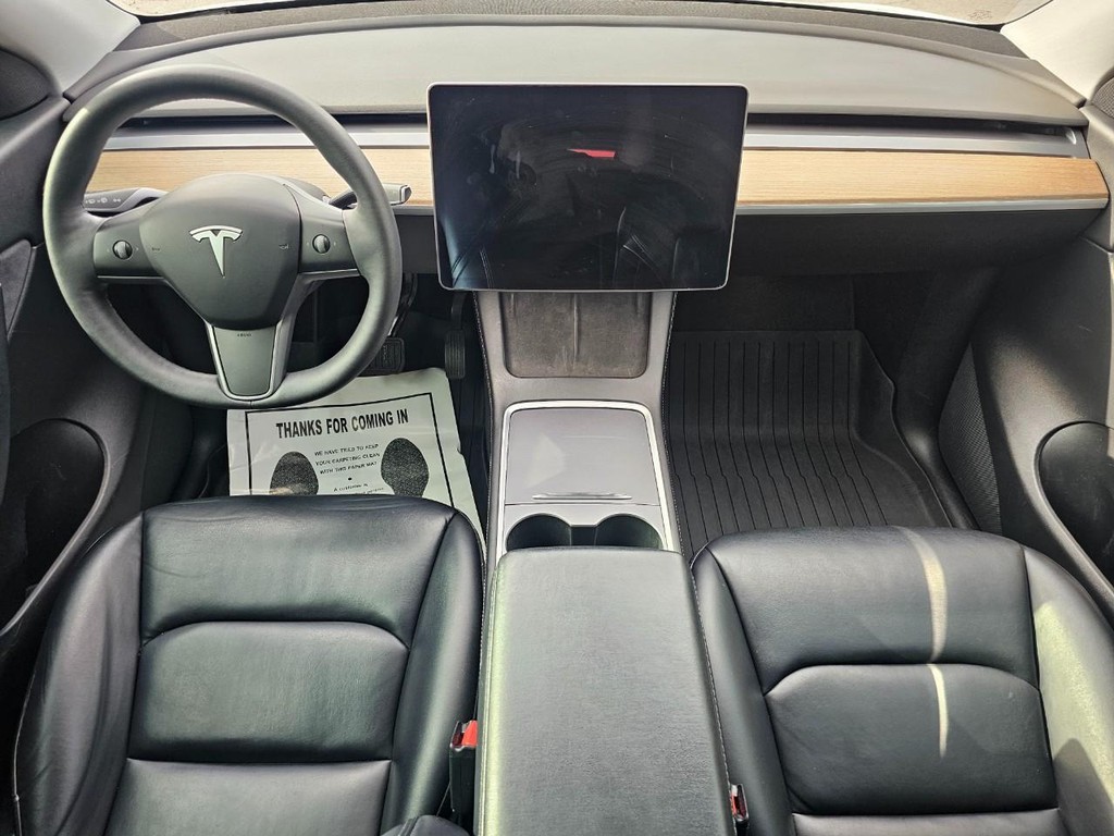 Tesla Model Y Vehicle Full-screen Gallery Image 25