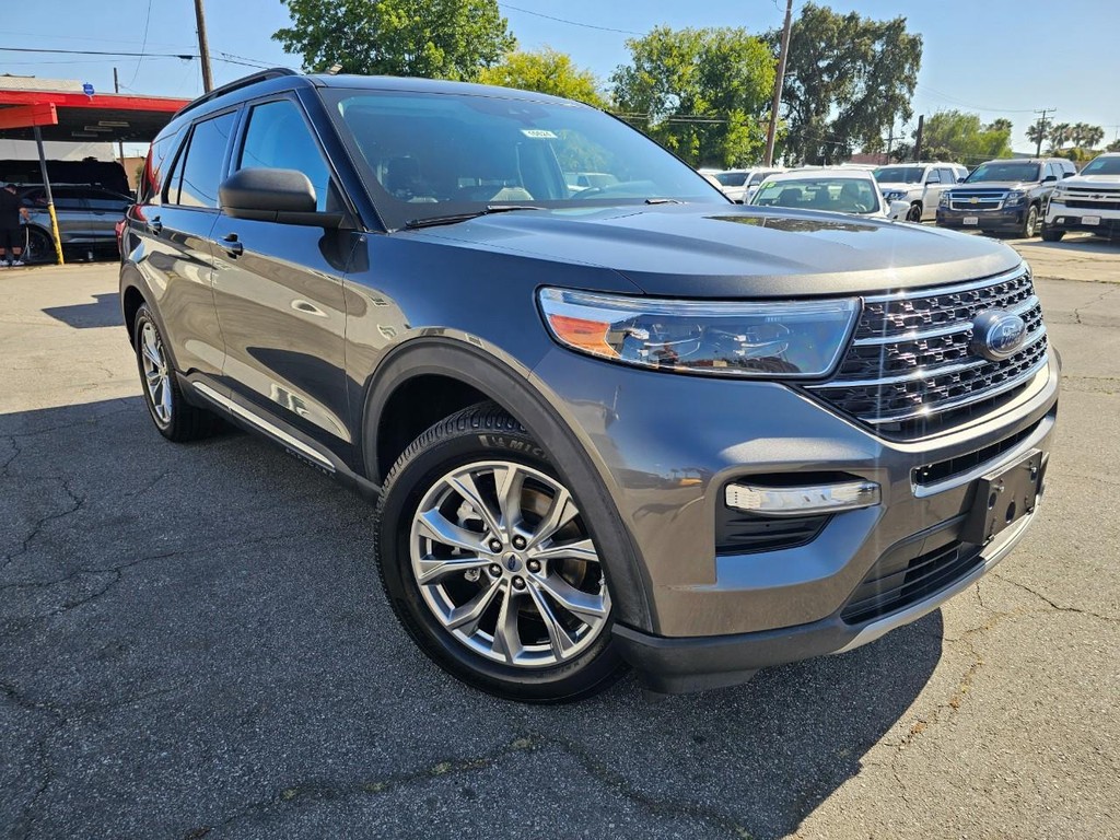 Ford Explorer Vehicle Full-screen Gallery Image 8