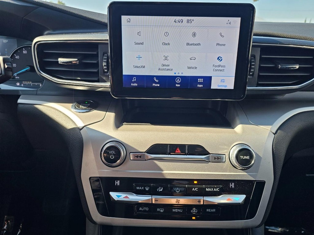 Ford Explorer Vehicle Full-screen Gallery Image 23