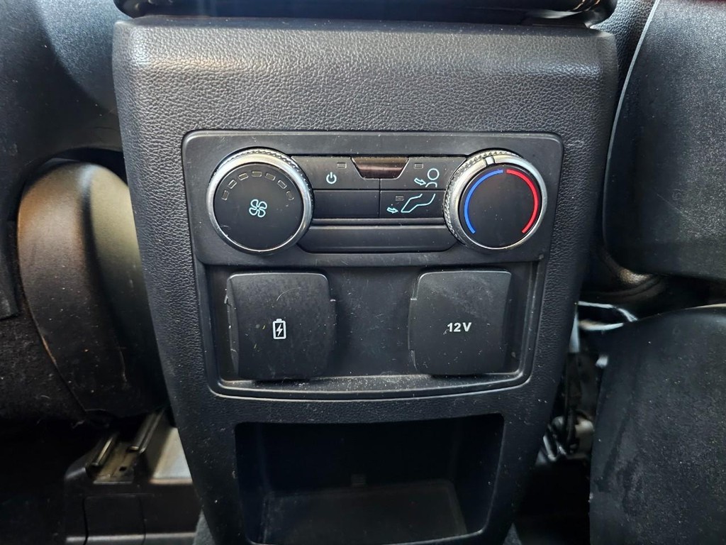 Ford Explorer Vehicle Full-screen Gallery Image 28