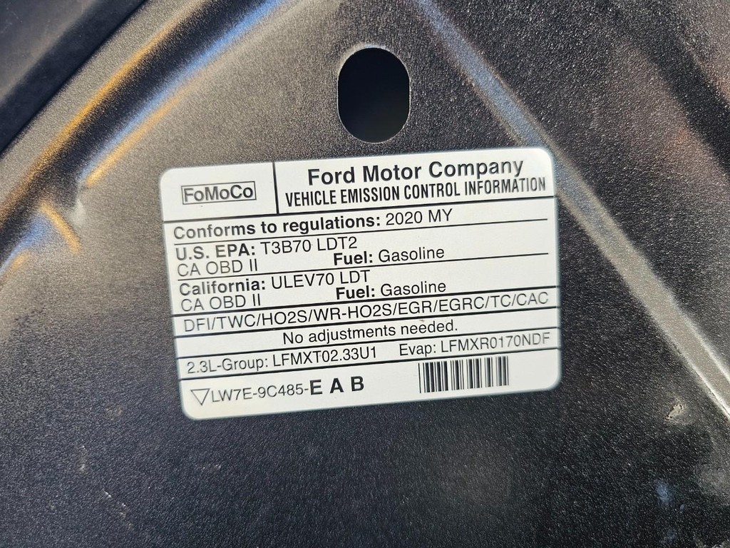 Ford Explorer Vehicle Full-screen Gallery Image 39