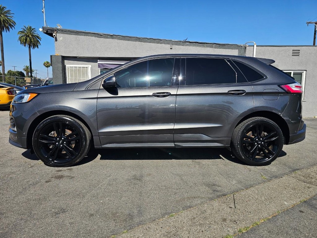Ford Edge Vehicle Full-screen Gallery Image 2