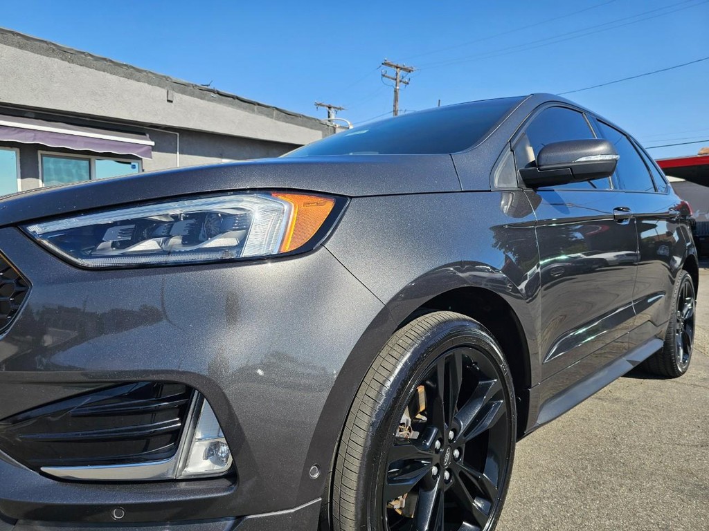 Ford Edge Vehicle Full-screen Gallery Image 10