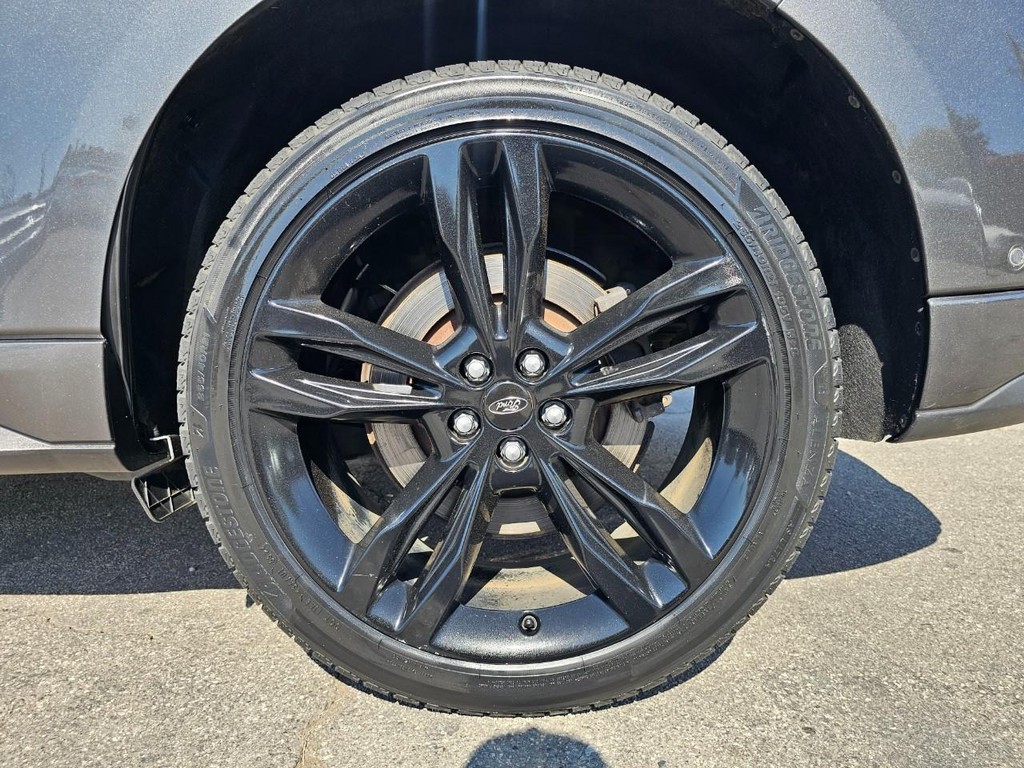 Ford Edge Vehicle Full-screen Gallery Image 15