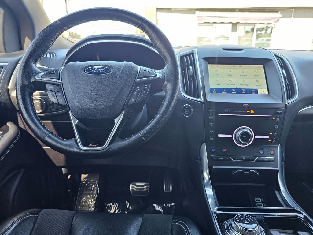 Ford Edge Vehicle Full-screen Gallery Image 28