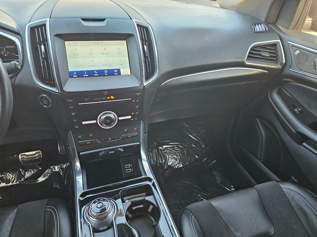 Ford Edge Vehicle Full-screen Gallery Image 31