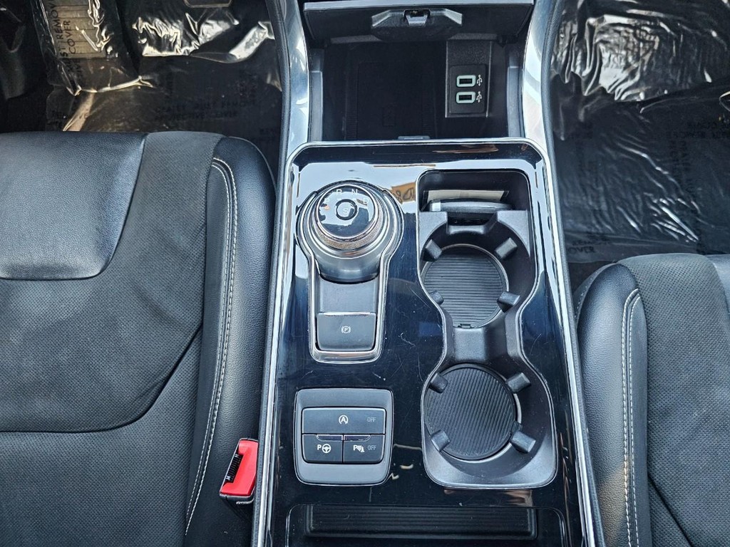 Ford Edge Vehicle Full-screen Gallery Image 32