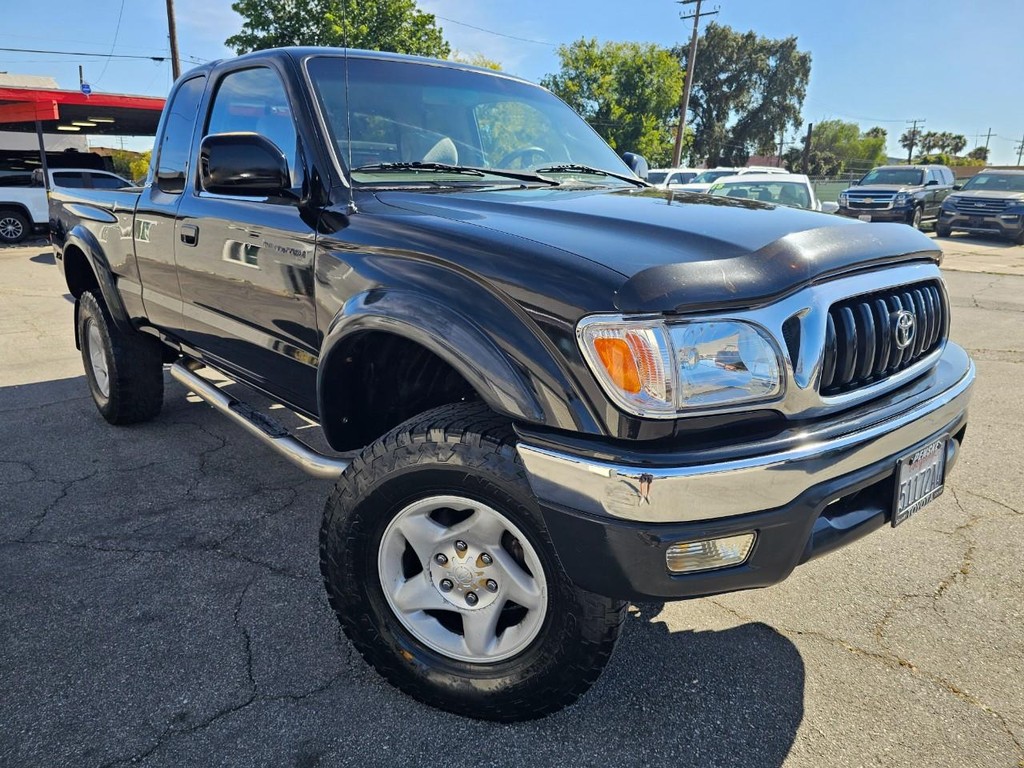 Toyota Tacoma Vehicle Full-screen Gallery Image 7