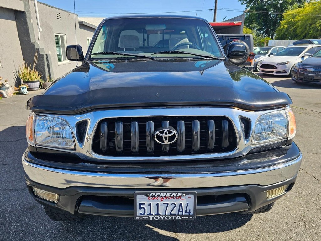 Toyota Tacoma Vehicle Full-screen Gallery Image 8