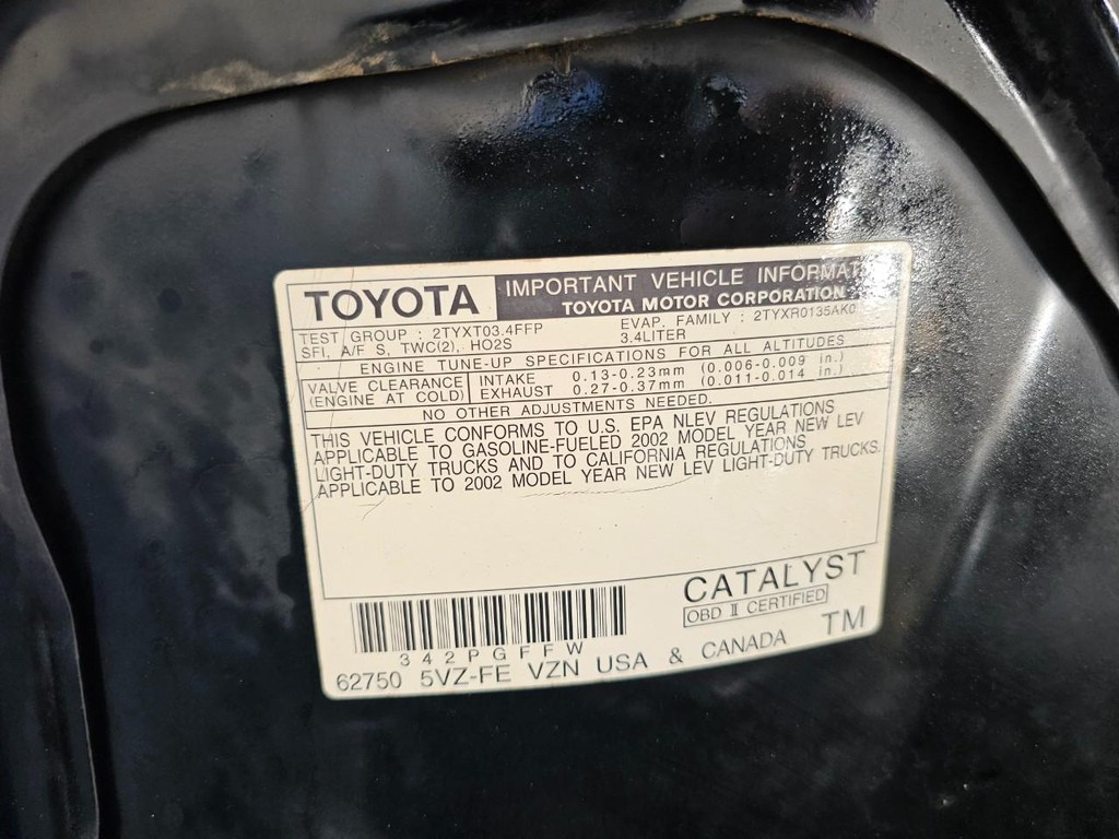 Toyota Tacoma Vehicle Full-screen Gallery Image 29
