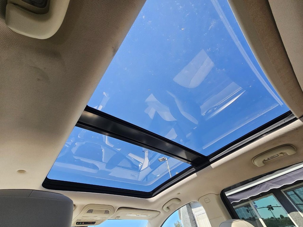 Cadillac XT5 Vehicle Full-screen Gallery Image 33