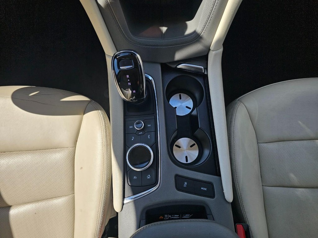 Cadillac XT5 Vehicle Full-screen Gallery Image 34