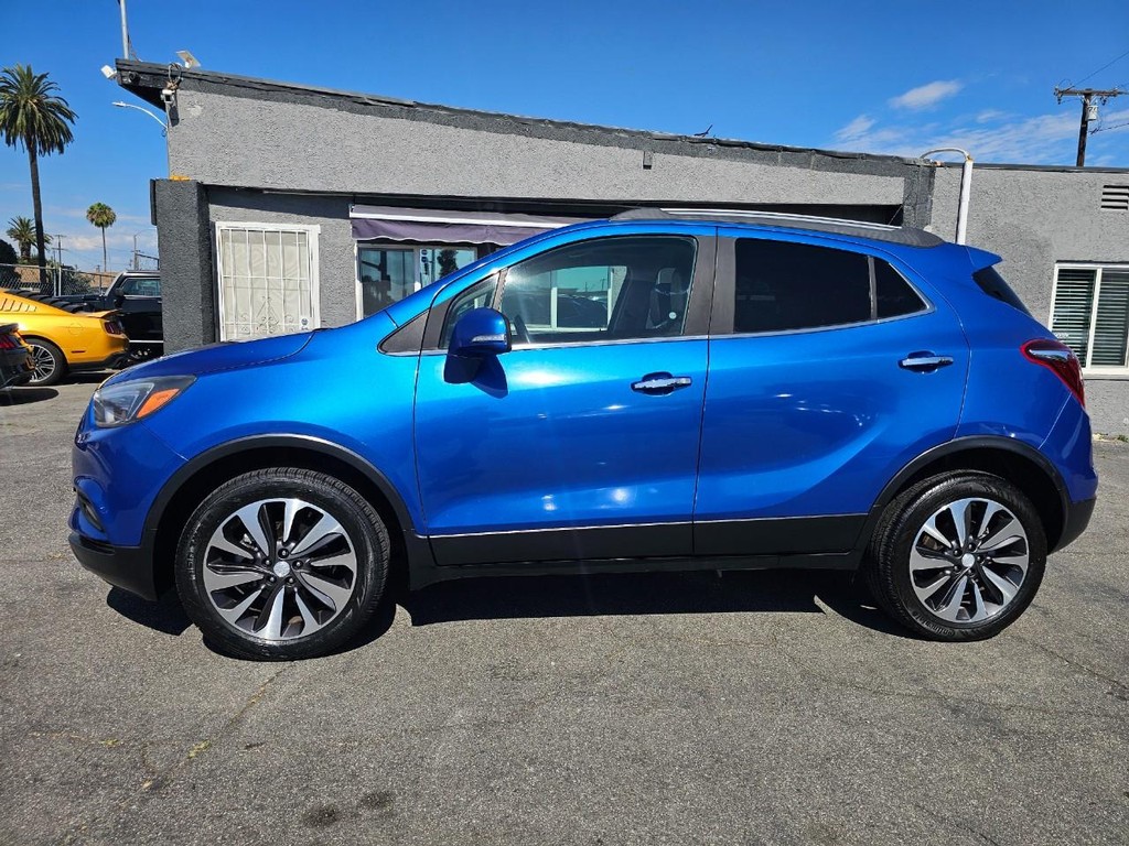 Buick Encore Vehicle Full-screen Gallery Image 2