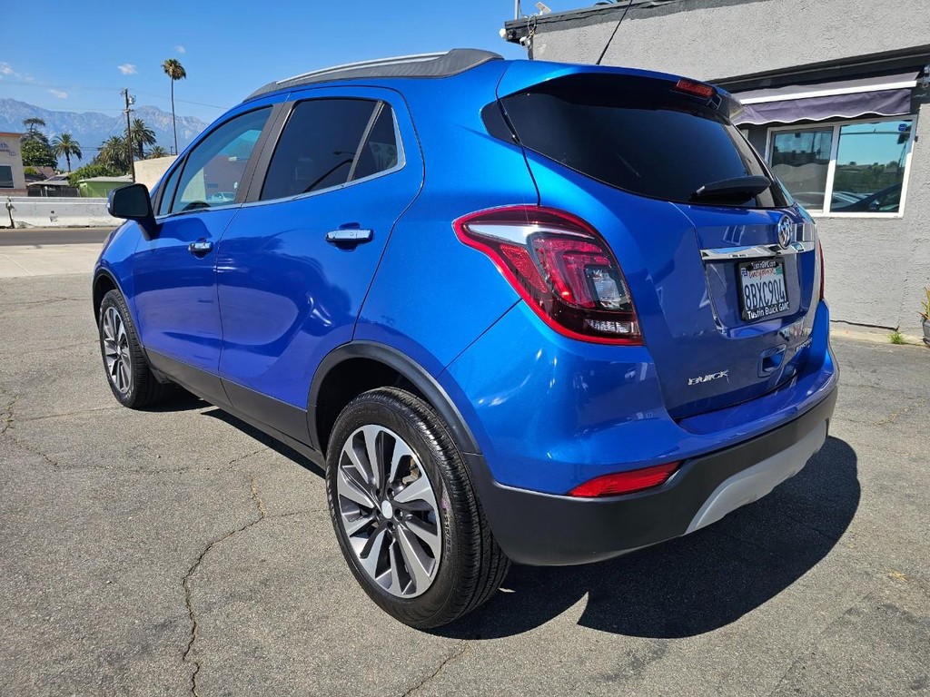 Buick Encore Vehicle Full-screen Gallery Image 3
