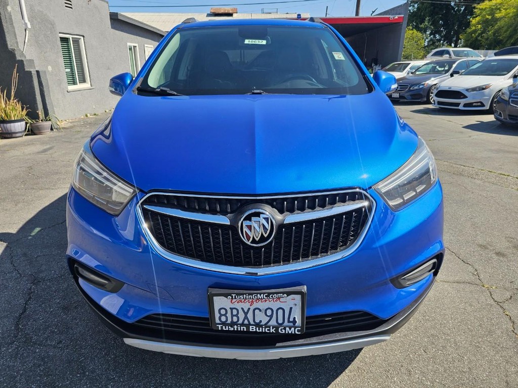 Buick Encore Vehicle Full-screen Gallery Image 8