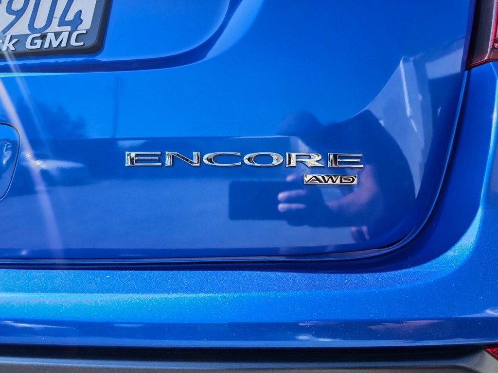 Buick Encore Vehicle Full-screen Gallery Image 13