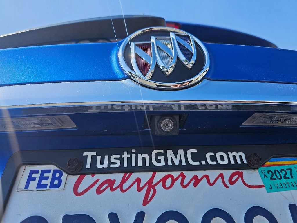 Buick Encore Vehicle Full-screen Gallery Image 14
