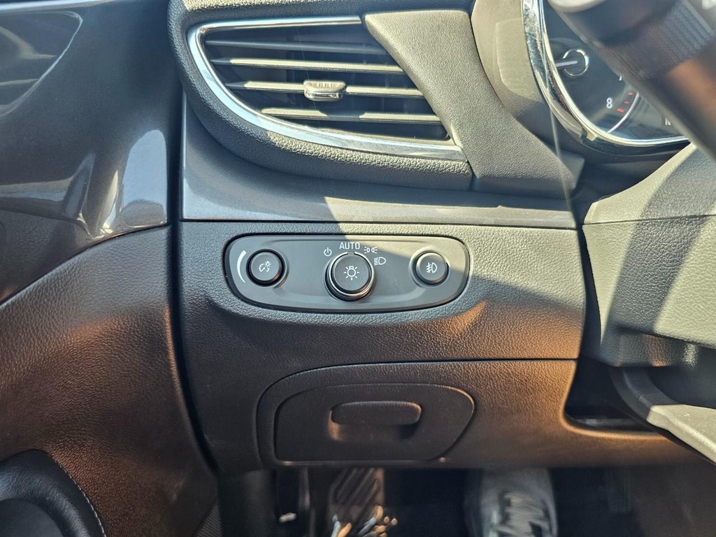 Buick Encore Vehicle Full-screen Gallery Image 18