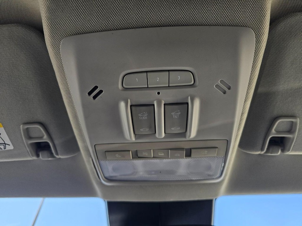 Buick Encore Vehicle Full-screen Gallery Image 32