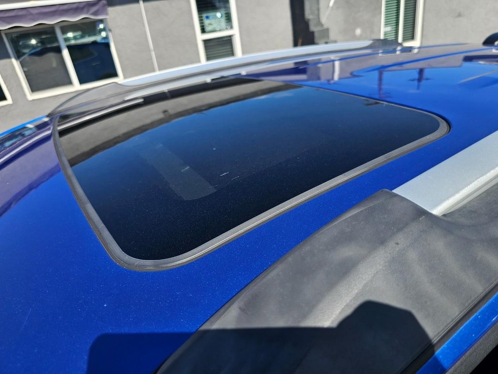Buick Encore Vehicle Full-screen Gallery Image 34