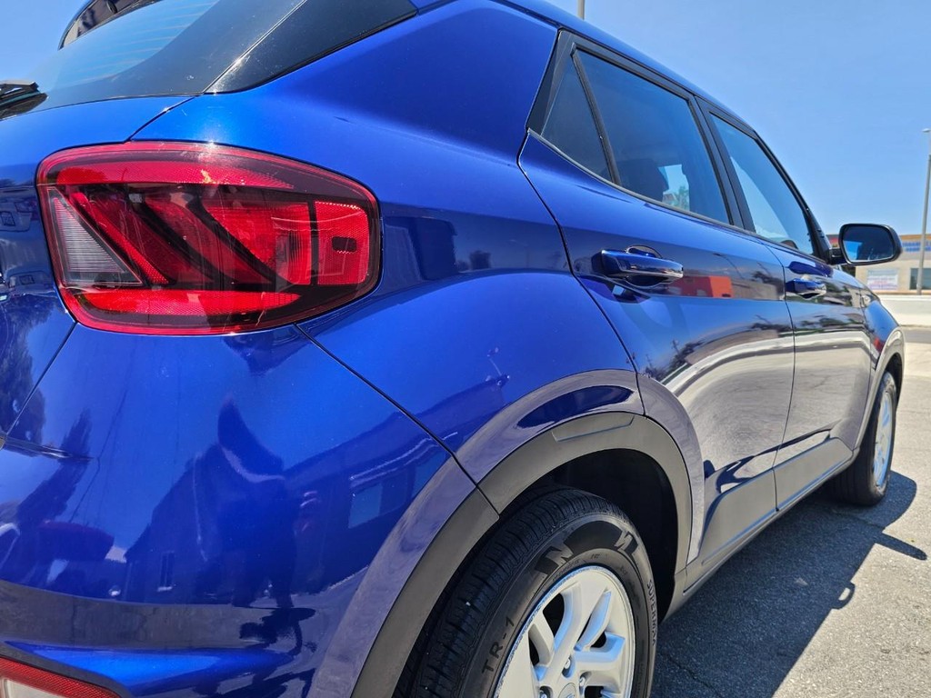 Hyundai Venue Vehicle Full-screen Gallery Image 13