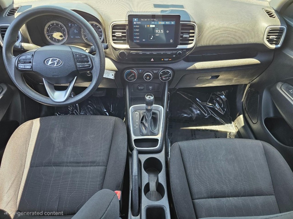 Hyundai Venue Vehicle Full-screen Gallery Image 26