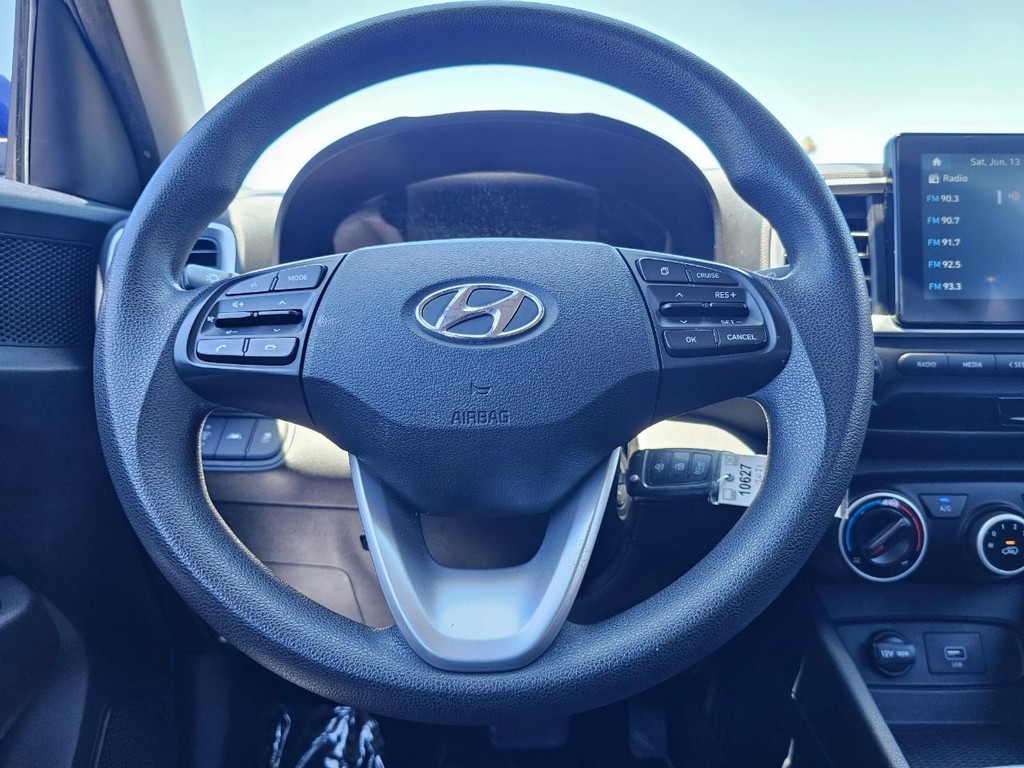 Hyundai Venue Vehicle Full-screen Gallery Image 28