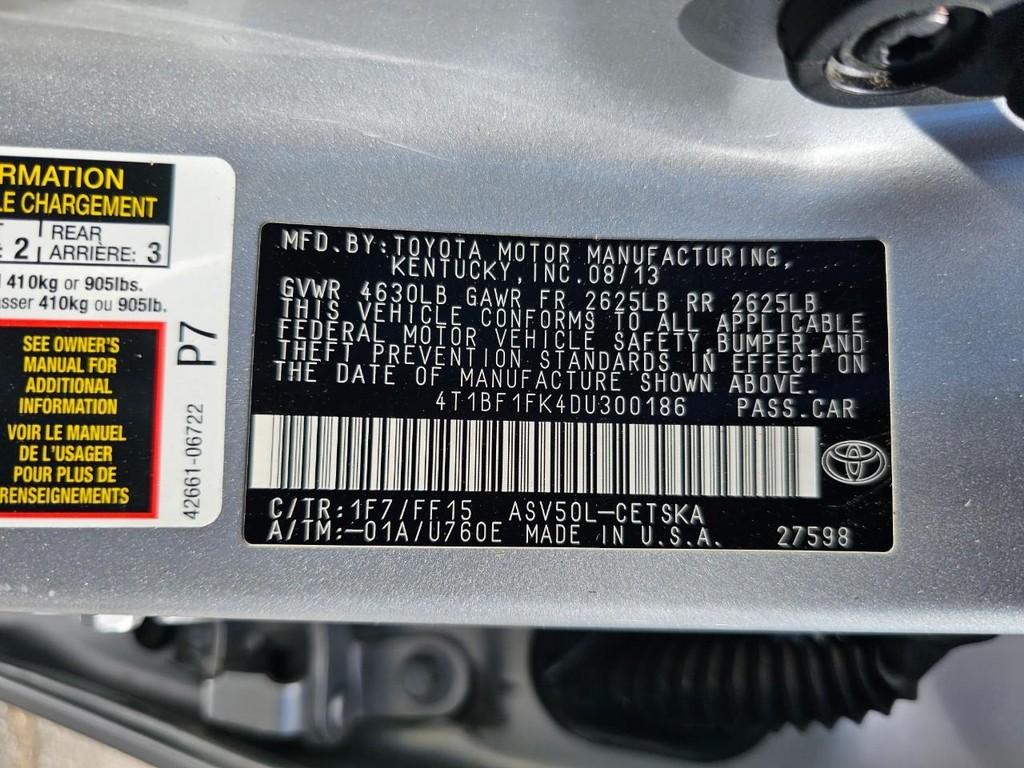 Toyota Camry Vehicle Full-screen Gallery Image 34