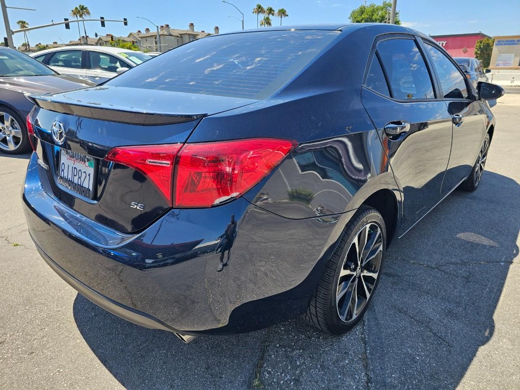 Toyota Corolla Vehicle Full-screen Gallery Image 5