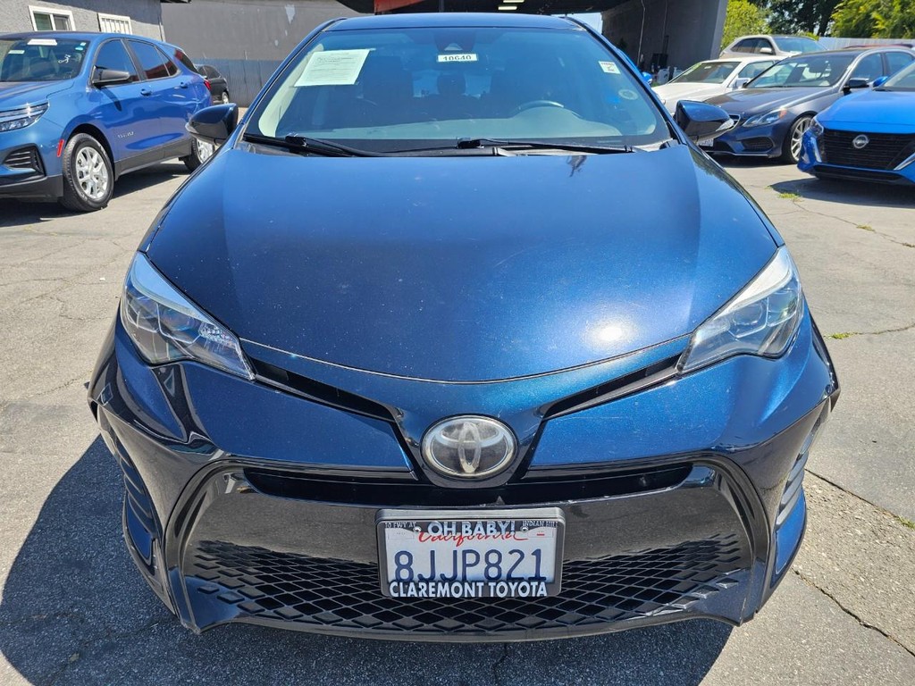 Toyota Corolla Vehicle Full-screen Gallery Image 8