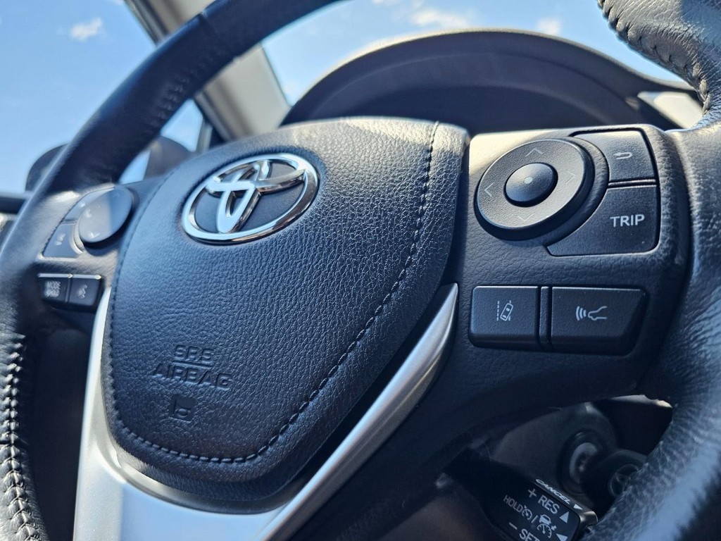 Toyota Corolla Vehicle Full-screen Gallery Image 20