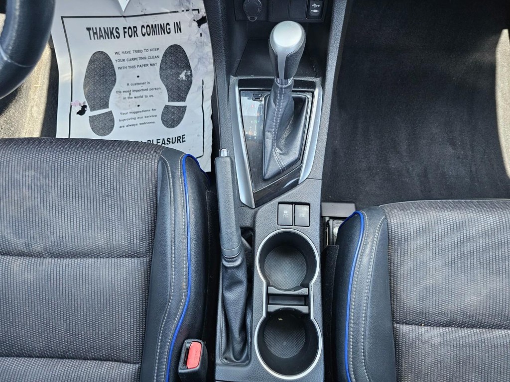 Toyota Corolla Vehicle Full-screen Gallery Image 31