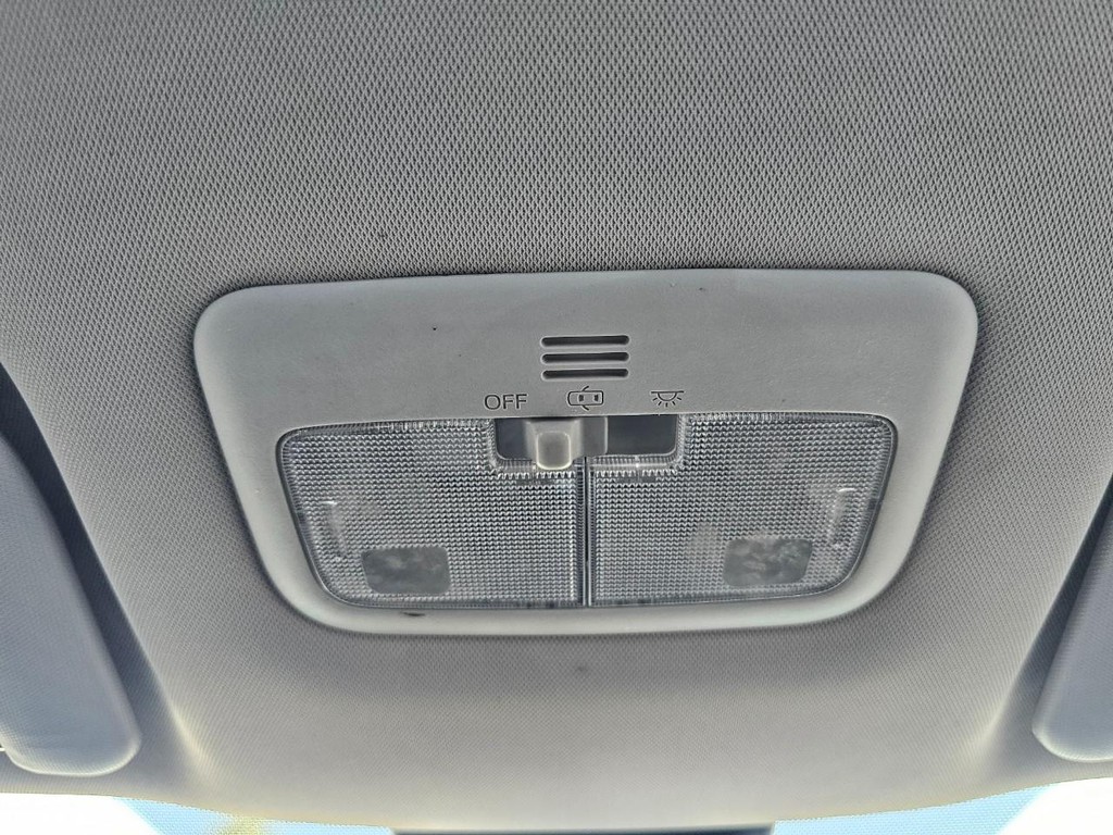 Toyota Corolla Vehicle Full-screen Gallery Image 32