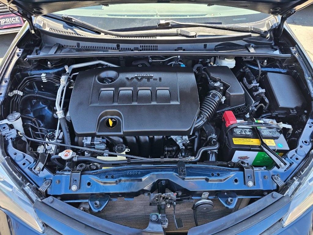 Toyota Corolla Vehicle Full-screen Gallery Image 34