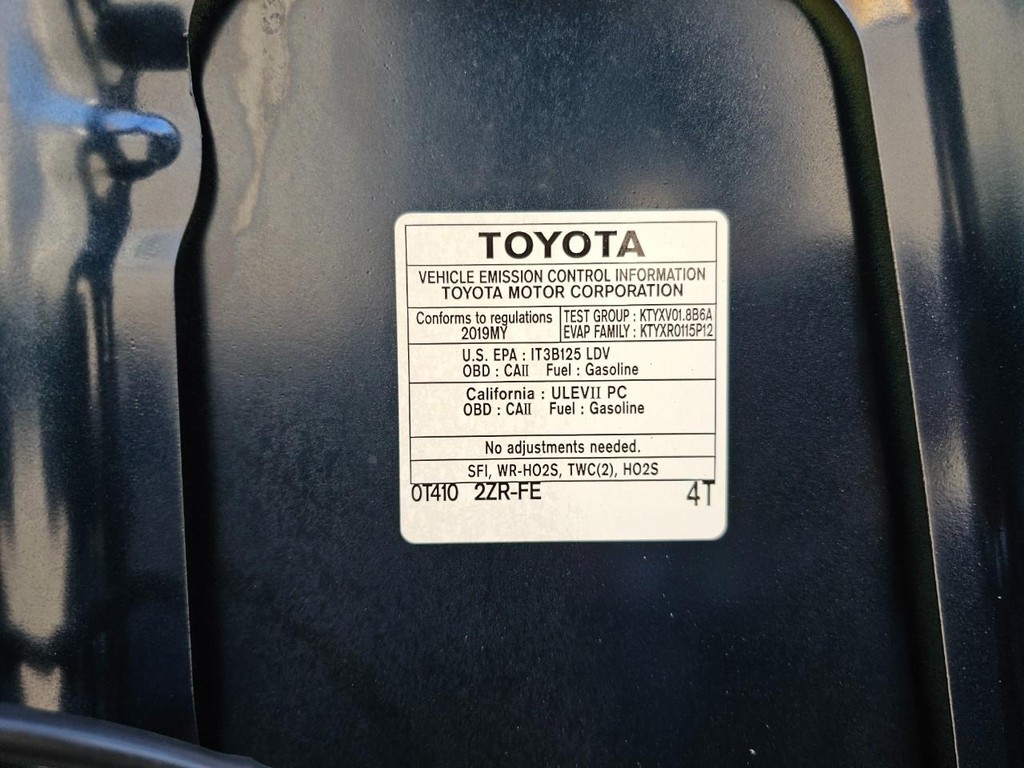 Toyota Corolla Vehicle Full-screen Gallery Image 35