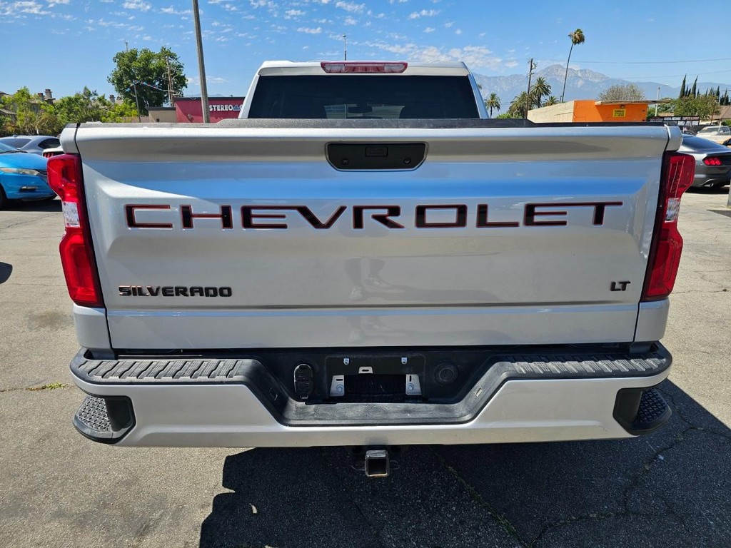 Chevrolet Silverado 1500 LTD Vehicle Full-screen Gallery Image 4