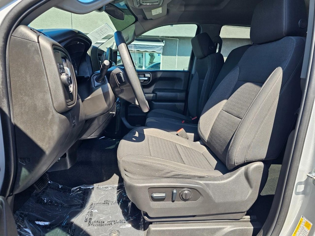 Chevrolet Silverado 1500 LTD Vehicle Full-screen Gallery Image 18