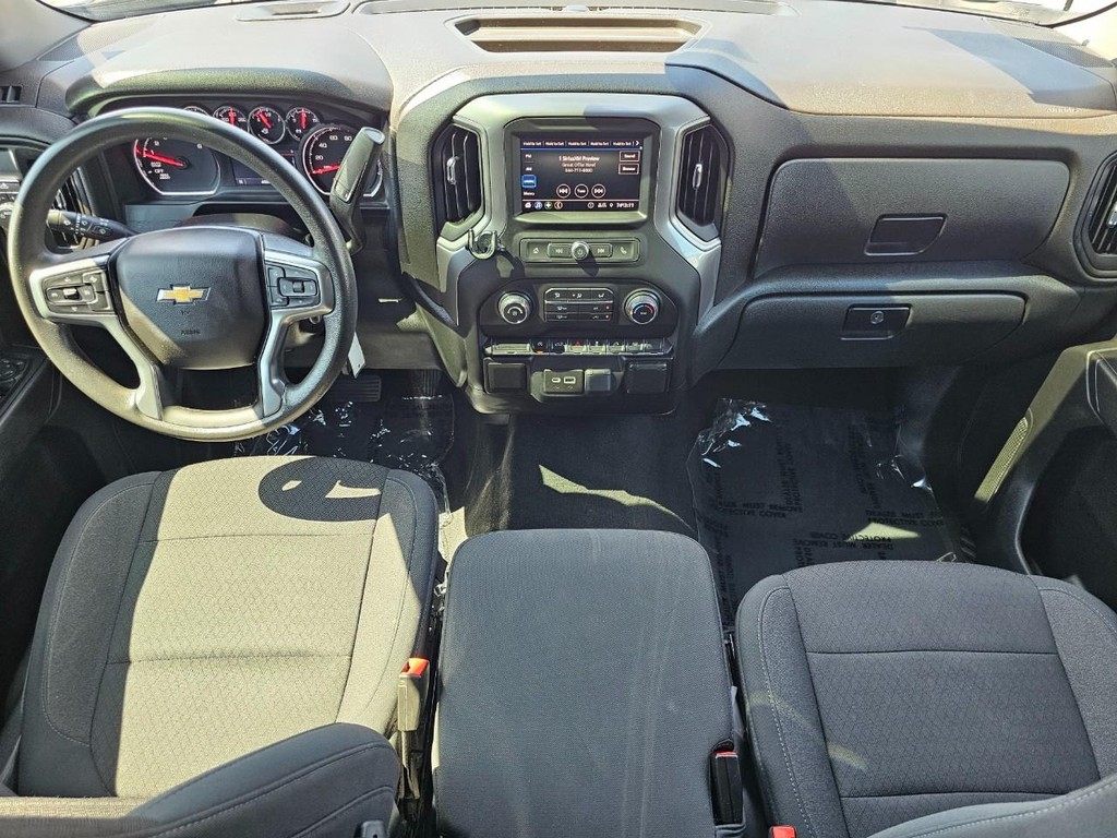 Chevrolet Silverado 1500 LTD Vehicle Full-screen Gallery Image 28