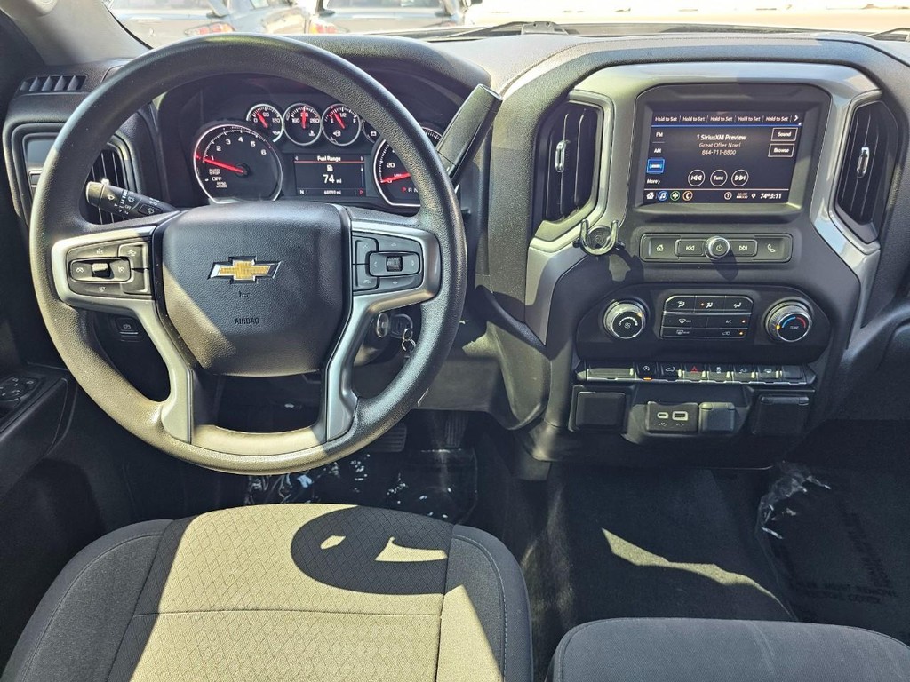 Chevrolet Silverado 1500 LTD Vehicle Full-screen Gallery Image 29